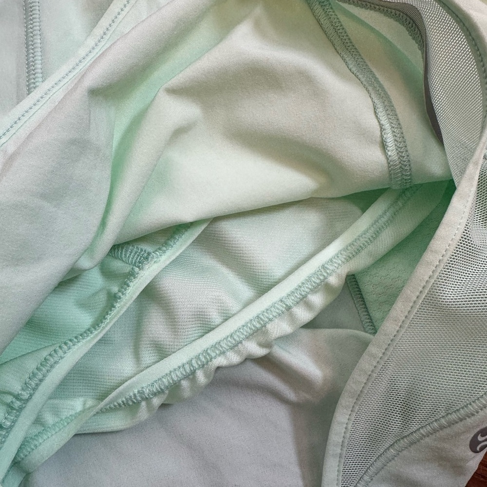 Lululemon Hotty Hot High-Rise Lined Short 4" - Picture 12 of 12